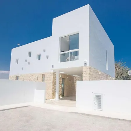 Villa Bleu 4 *