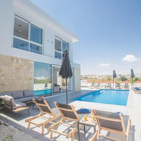 Villa Bleu 4 *