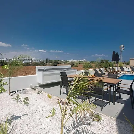 Bleu 4 * Protaras